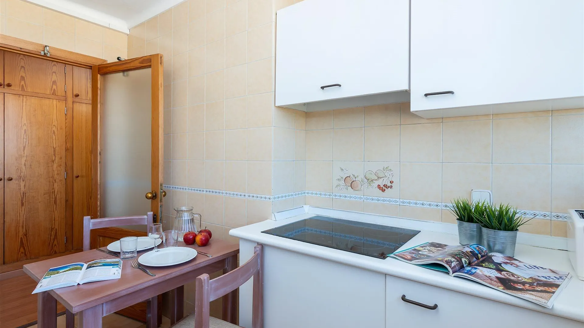 Apartamentos Carlos V Алькудия 0*,  Испания