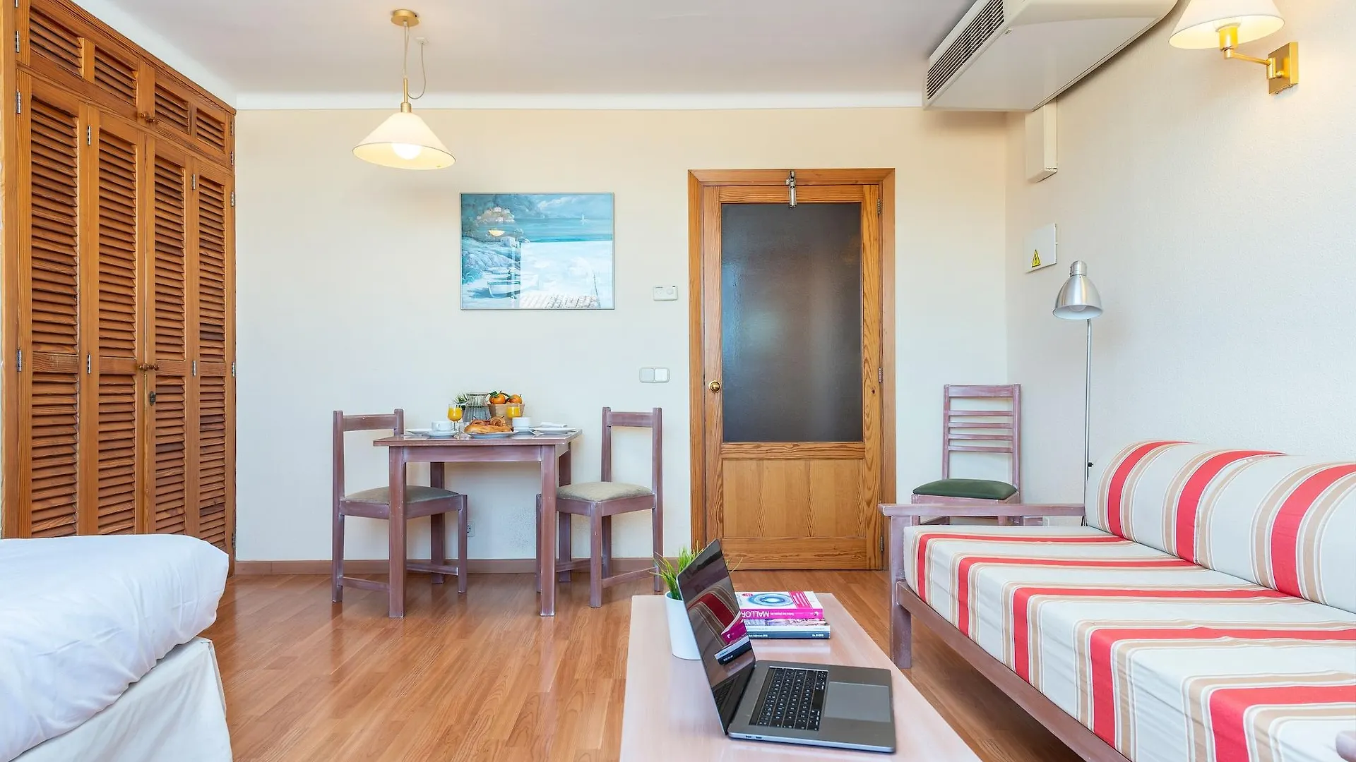 Apartamentos Carlos V Alcudia  Alcudia (Mallorca)