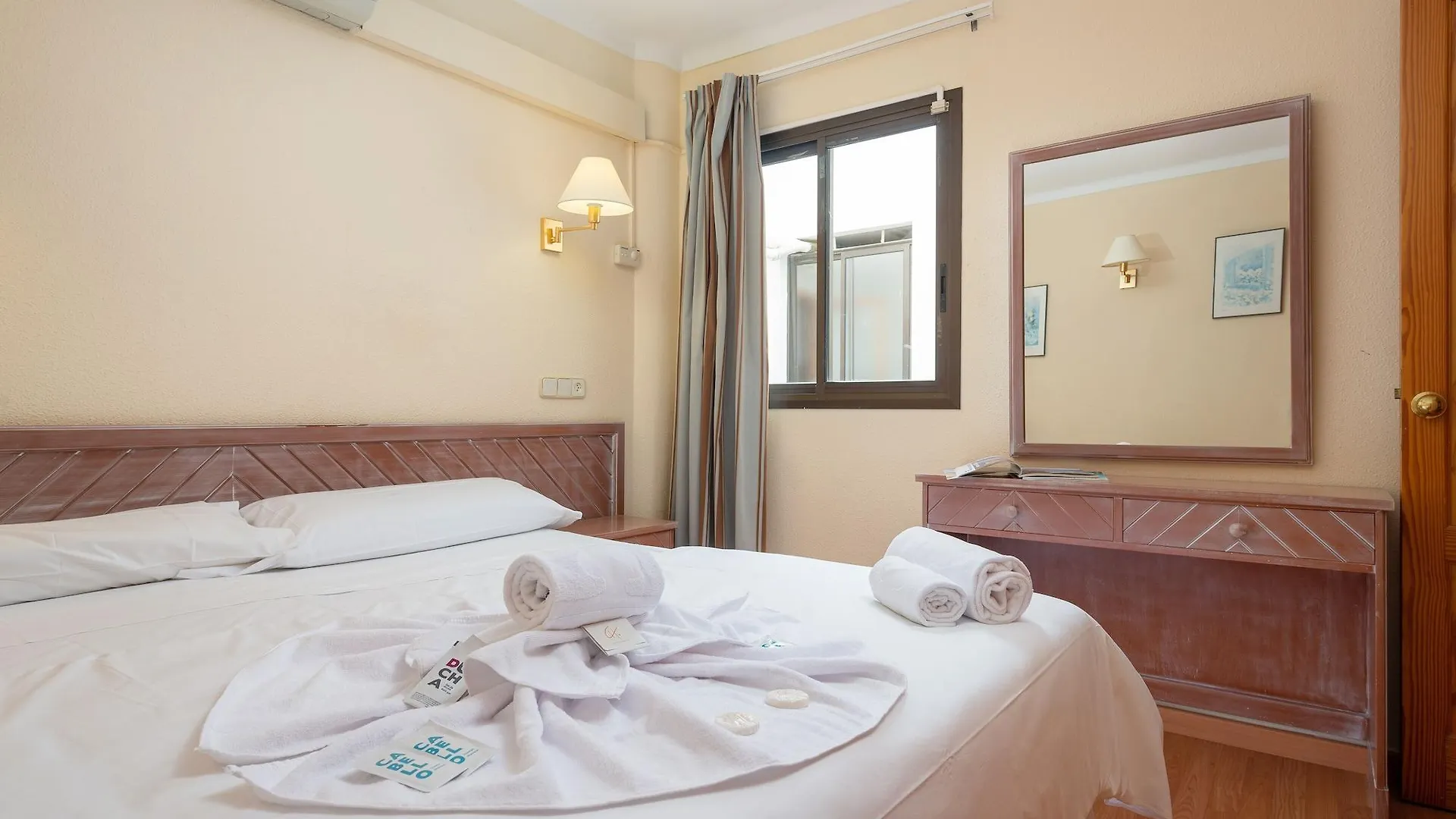 Apartamentos Carlos V Alcudia  Alcudia (Mallorca)